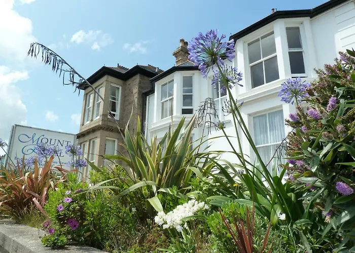 Mount Royal - Penzance Bed & Breakfast